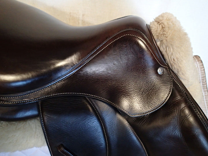 16.5" Voltaire Palm Beach Saddle - Full Buffalo - 2020 - 2AA Flaps - 4.75" dot to dot - Pro Panels