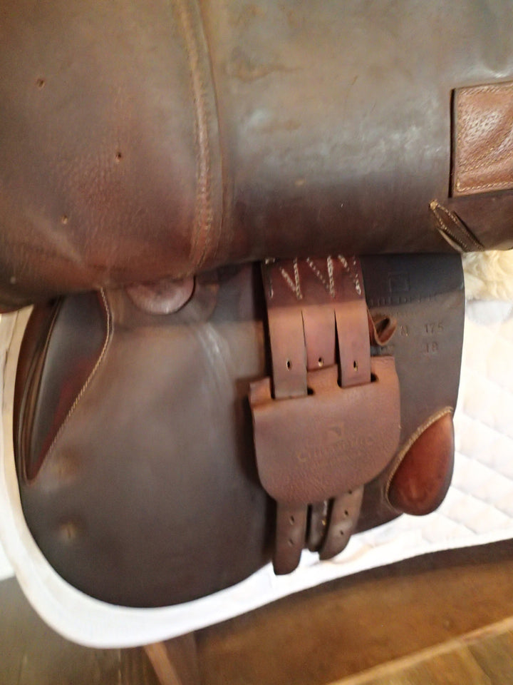 17.5" Luc Childeric Model M Saddle - 2018 - 4.75" dot to dot