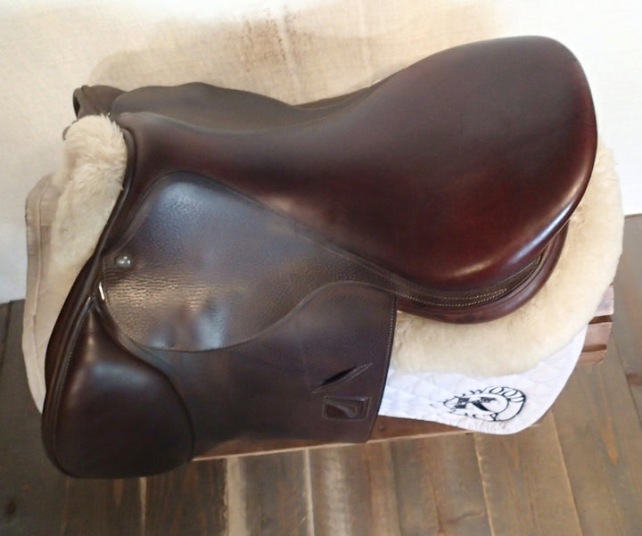 17.5" Luc Childeric Model M Saddle - 2018 - 4.75" dot to dot