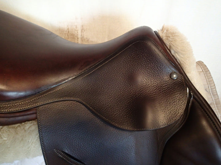 17.5" Luc Childeric Model M Saddle - 2018 - 4.75" dot to dot