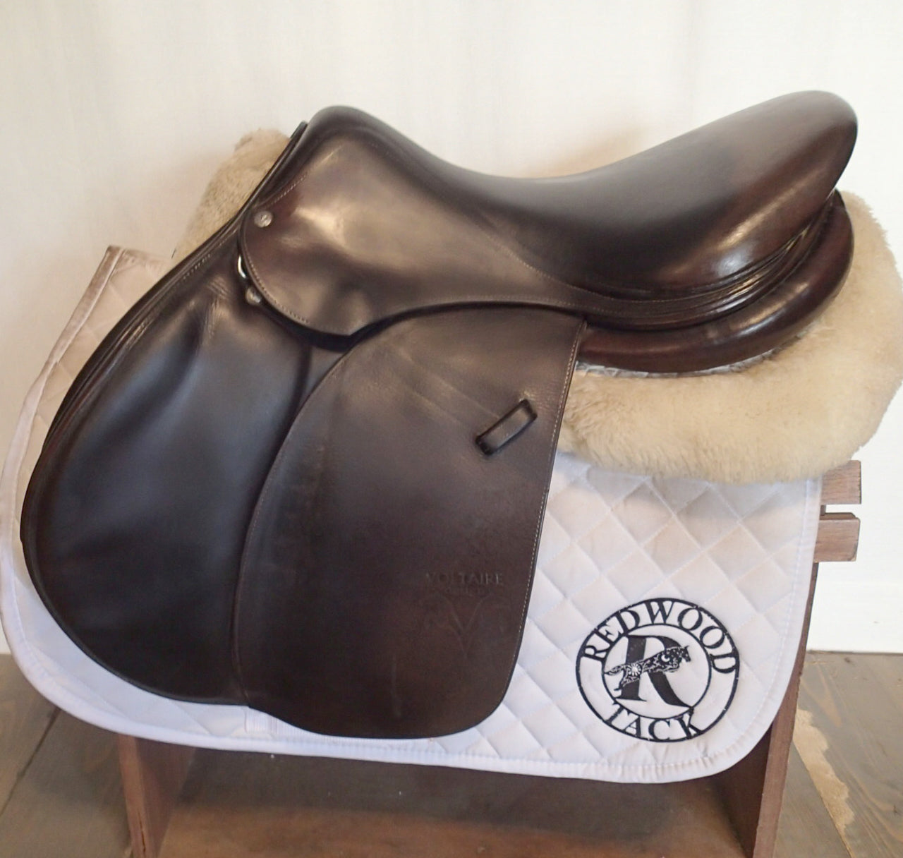 17.5" Voltaire Palm Beach Saddle - 2015 - 4AAA Flaps - 4.75" dot to dot - Pro Panels