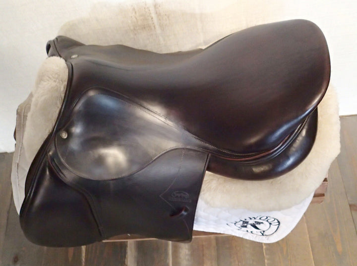 17.5" Devoucoux Socoa Saddle - Full Buffalo - 2013 - 2A Flaps - 4.75" dot to dot