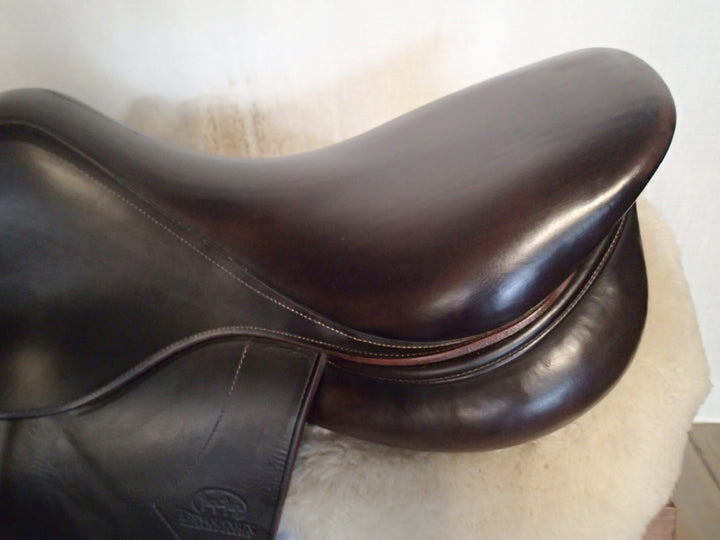 17.5" Devoucoux Socoa Saddle - Full Buffalo - 2013 - 2A Flaps - 4.75" dot to dot