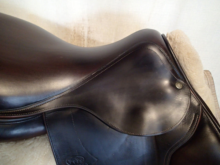 17.5" Devoucoux Socoa Saddle - Full Buffalo - 2013 - 2A Flaps - 4.75" dot to dot