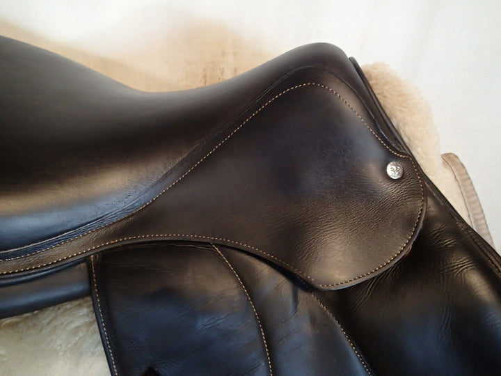 17.5" Voltaire Palm Beach Saddle - Full Buffalo - 2018 - 2A Flaps - 4.5" dot to dot - Pro Panels (894)