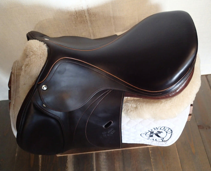 17.5" Equipe Expression Saddle - Full Buffalo - 2008 - 5" dot to dot