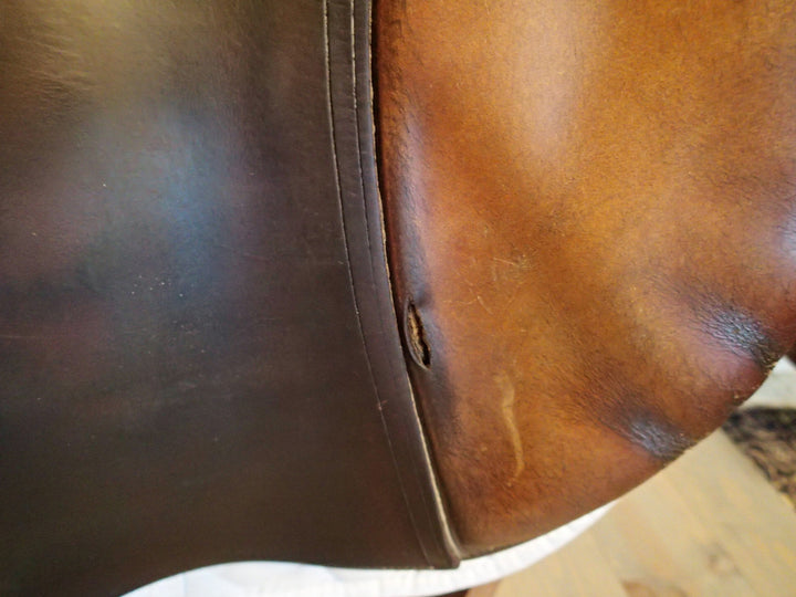 16.5" Antares Saddle - 2002 - 1 Flaps - 4.5" dot to dot
