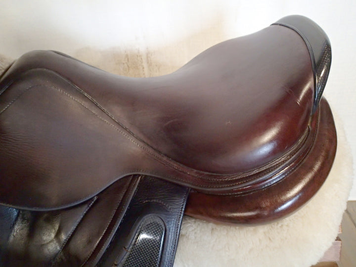17" CWD 2G Saddle - Full Buffalo - 2012 - 3C Flaps - SE17 - 4.5" dot to dot - Pro Panels