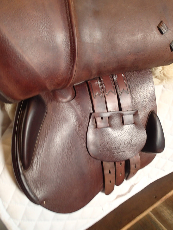 17.5" Equipe Grand Prix Saddle - 2019 - 5.25" dot to dot (000)