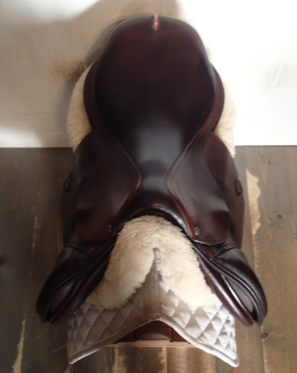 17.5" Equipe Grand Prix Saddle - 2019 - 5.25" dot to dot (000)