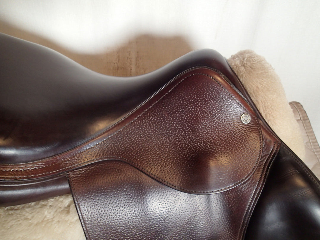 17.5" Equipe Grand Prix Saddle - 2019 - 5.25" dot to dot (000)