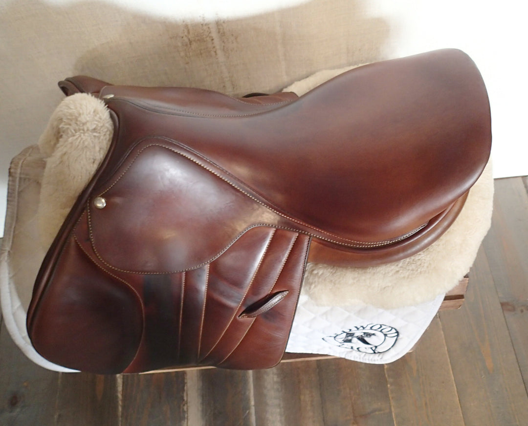 17" Butet Premium Saddle - Full Calfskin - 2017 - M Seat - 1.75 Flaps - 4.25" dot to dot (001)