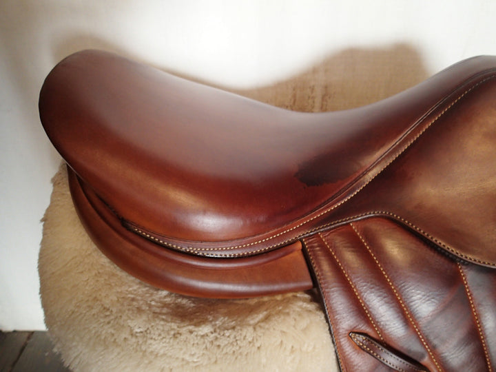 17" Butet Premium Saddle - Full Calfskin - 2017 - M Seat - 1.75 Flaps - 4.25" dot to dot (001)