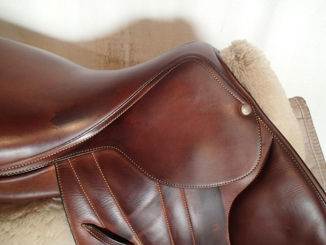 17" Butet Premium Saddle - Full Calfskin - 2017 - M Seat - 1.75 Flaps - 4.25" dot to dot (001)