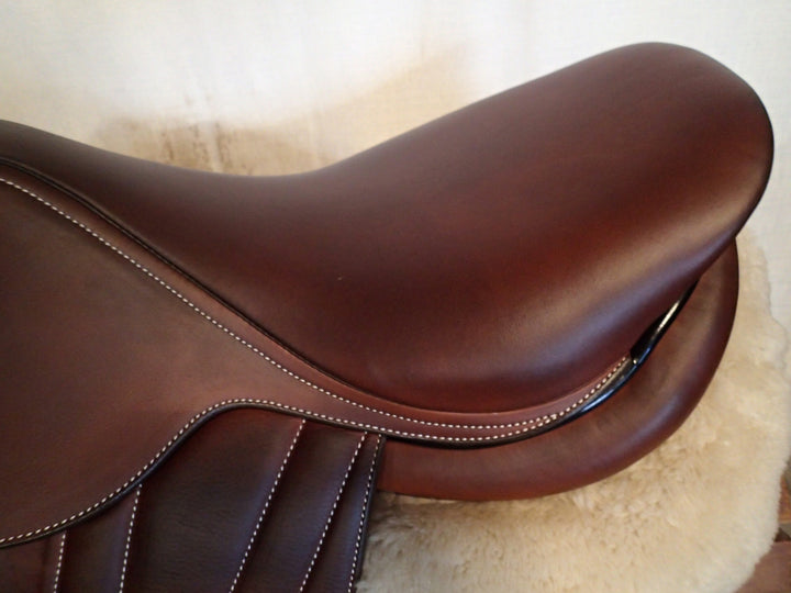 16.5" Butet Premium Saddle - Full Calfskin - 2023 - L Seat - 1.75 Flaps - 4.5" dot to dot (002)