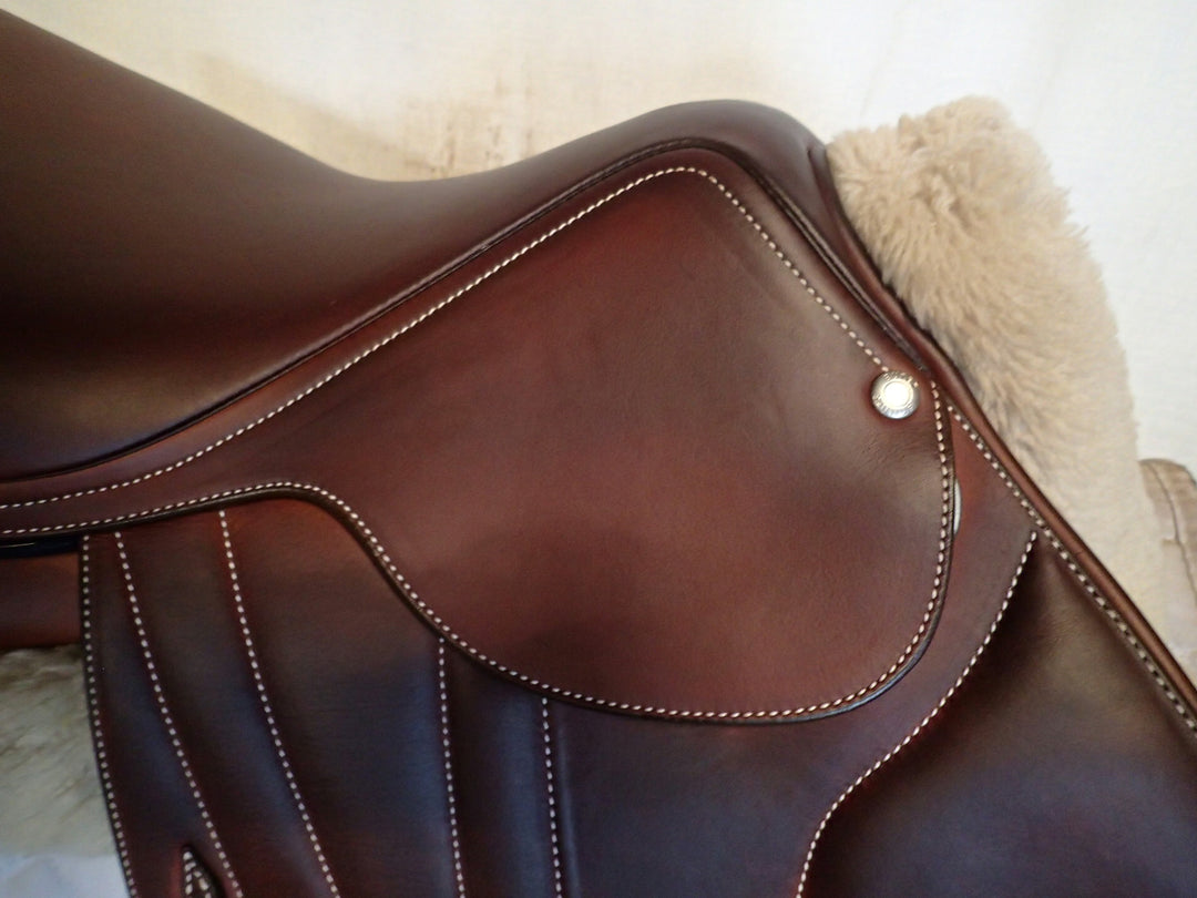 16.5" Butet Premium Saddle - Full Calfskin - 2023 - L Seat - 1.75 Flaps - 4.5" dot to dot (002)