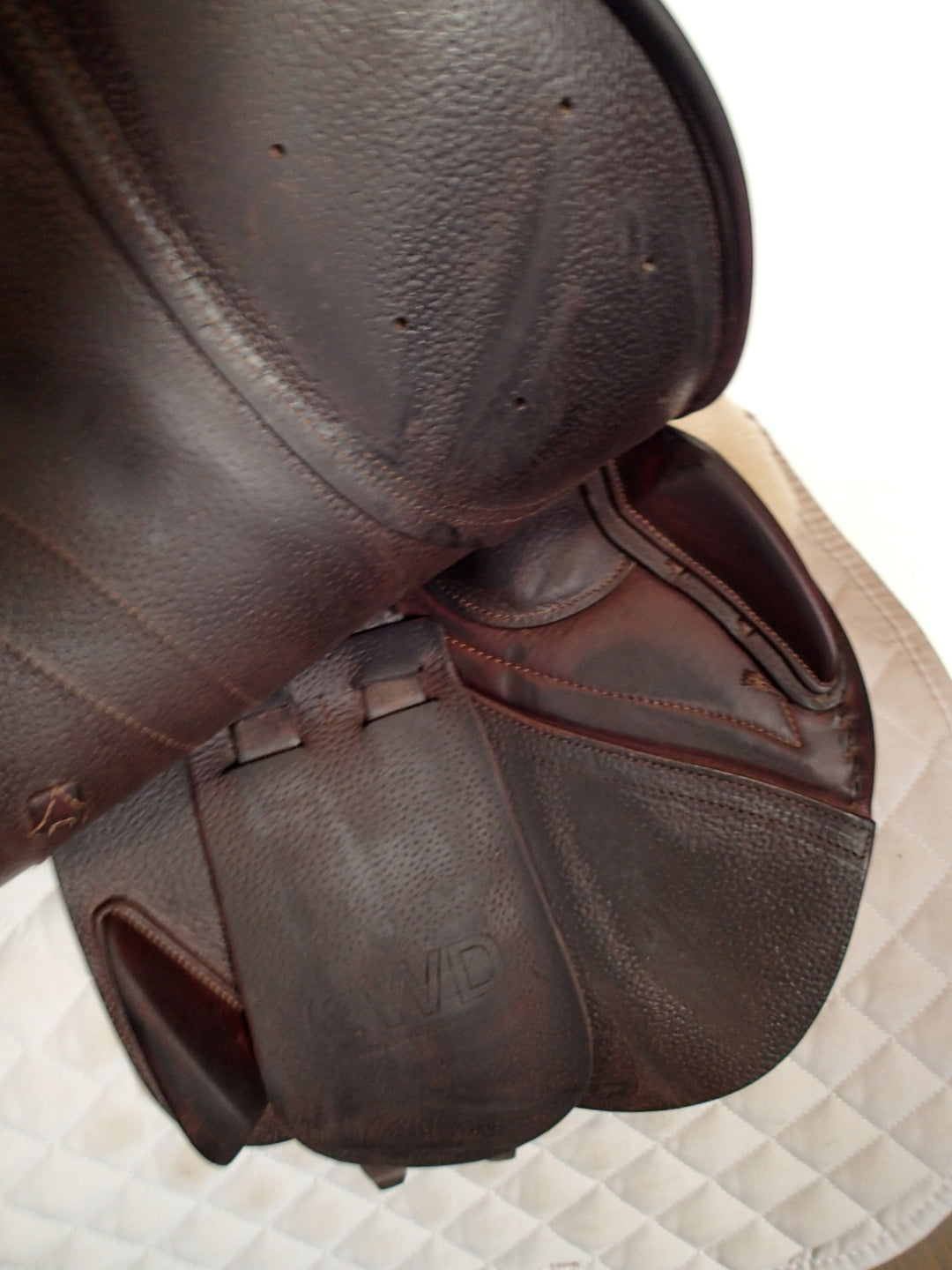 16" CWD Saddle - Full Buffalo - 2013 - 1L Flaps - SE02 - 4.25" dot to dot (003)