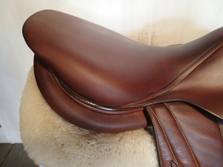 17.5" Butet Premium Saddle - Full Calfskin - 2019 - P Seat - 2.5 Flaps - 4.25" dot to dot (006)
