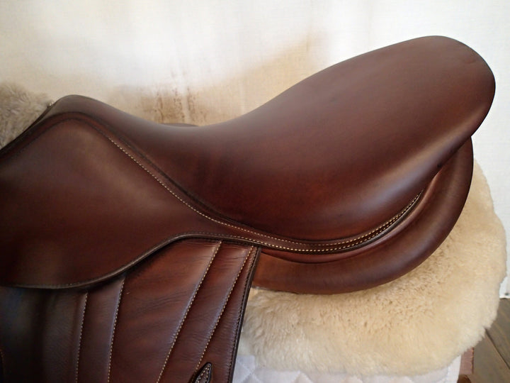 17.5" Butet Premium Saddle - Full Calfskin - 2019 - P Seat - 2.5 Flaps - 4.25" dot to dot (006)