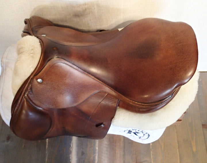 17.5" Butet Saddle - 2022 - L Seat - 2.25 Flaps - 4.5" dot to dot