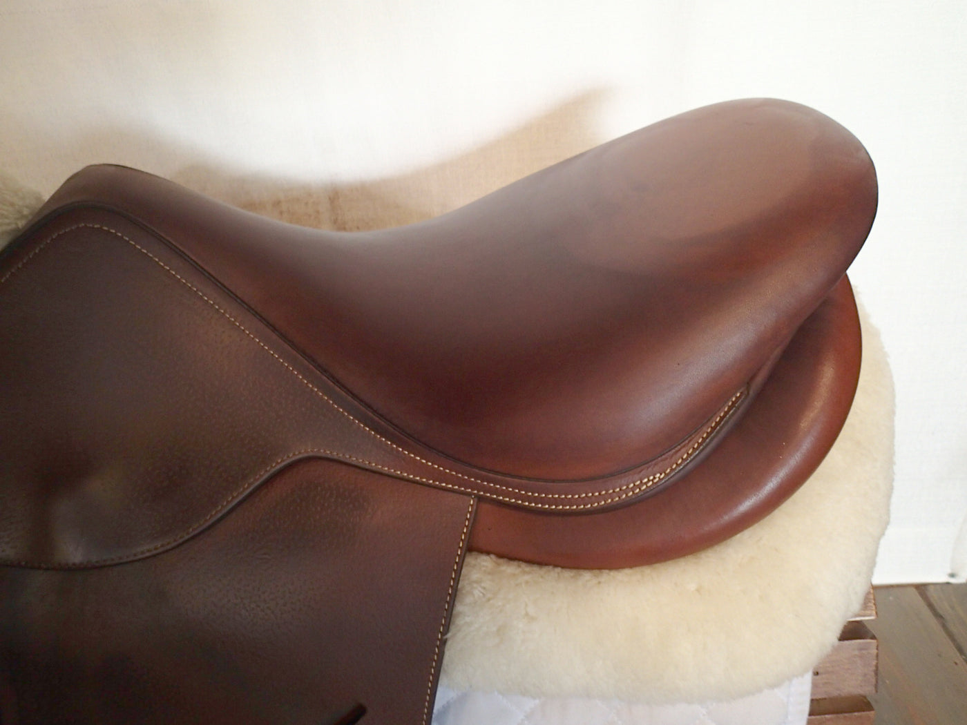 17.5" CWD Saddle - Full Calfskin - 2004 - 2L Flaps - SE01 - 4.25" dot to dot