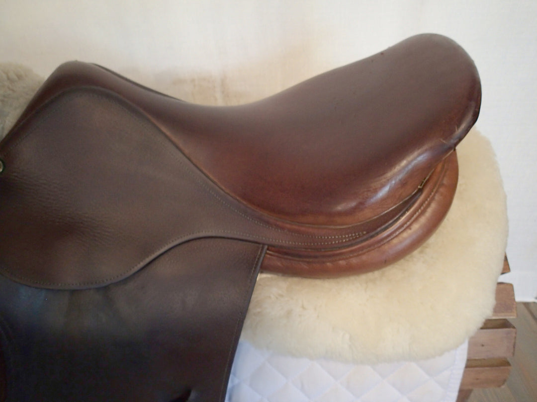 16.5" Bruno Delgrange PJ Saddle - 2003 - 4.5" dot to dot