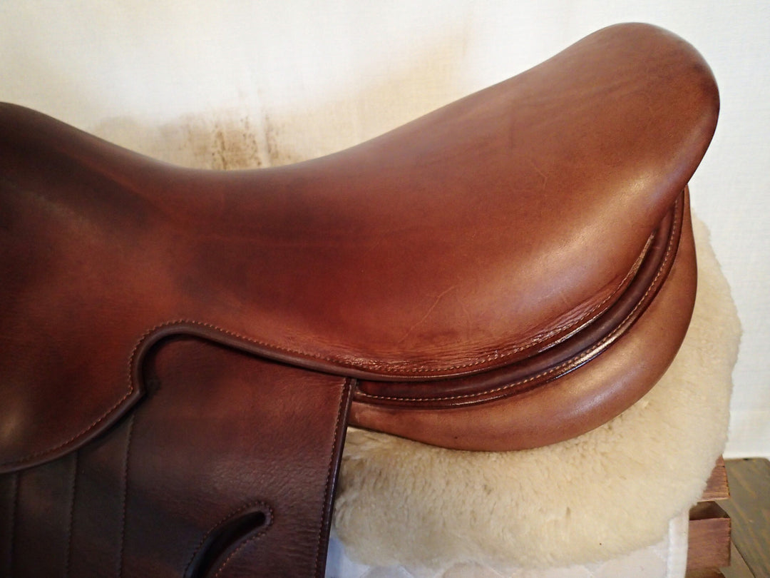 17" Hermes Cavale Saddle - 2024 - Full Calfskin - 5" dot to dot (011)