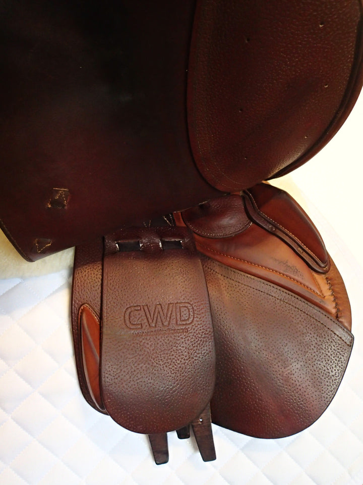 17" CWD Saddle - 2009 - 2L Flaps - SE02 - 4.25" dot to dot