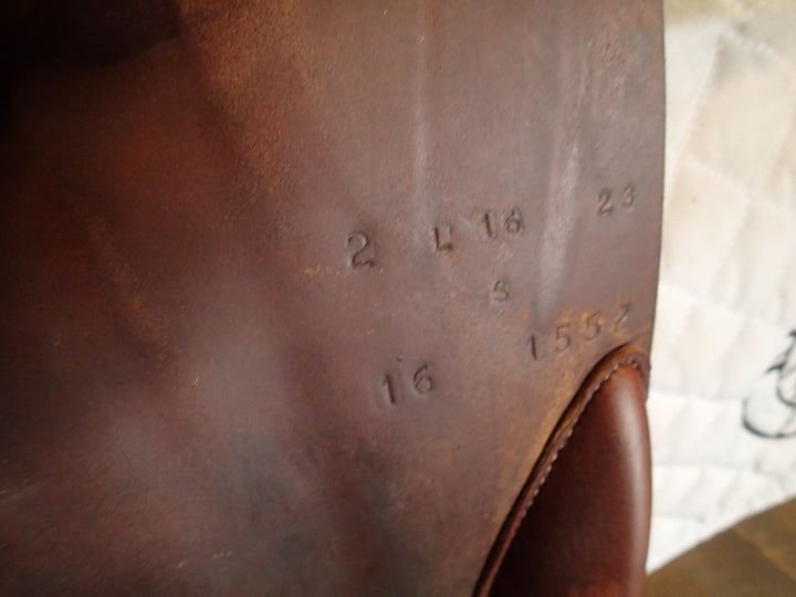 16" Butet Premium Saddle - Full Calfskin - 2016 - L Seat - 2 Flaps - 4.25" dot to dot (016)