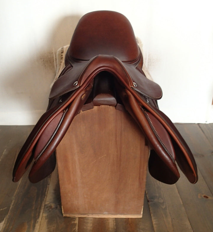 16" Butet Premium Saddle - Full Calfskin - 2016 - L Seat - 2 Flaps - 4.25" dot to dot (016)