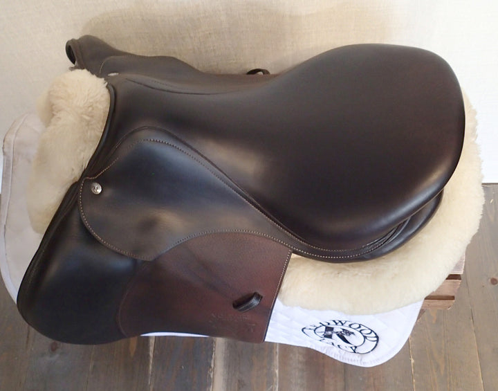 16.5" Voltaire Calgary Saddle - 2018 - 1A Flaps - 4.75" dot to dot - XFIN Panels