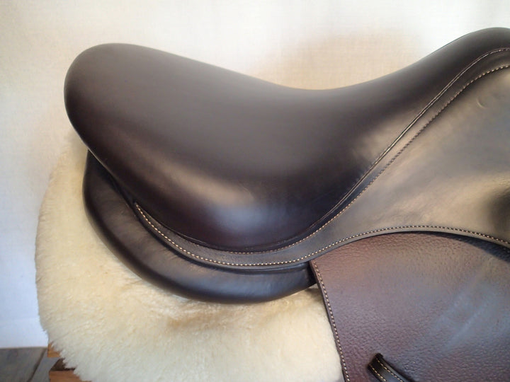 16.5" Voltaire Calgary Saddle - 2018 - 1A Flaps - 4.75" dot to dot - XFIN Panels