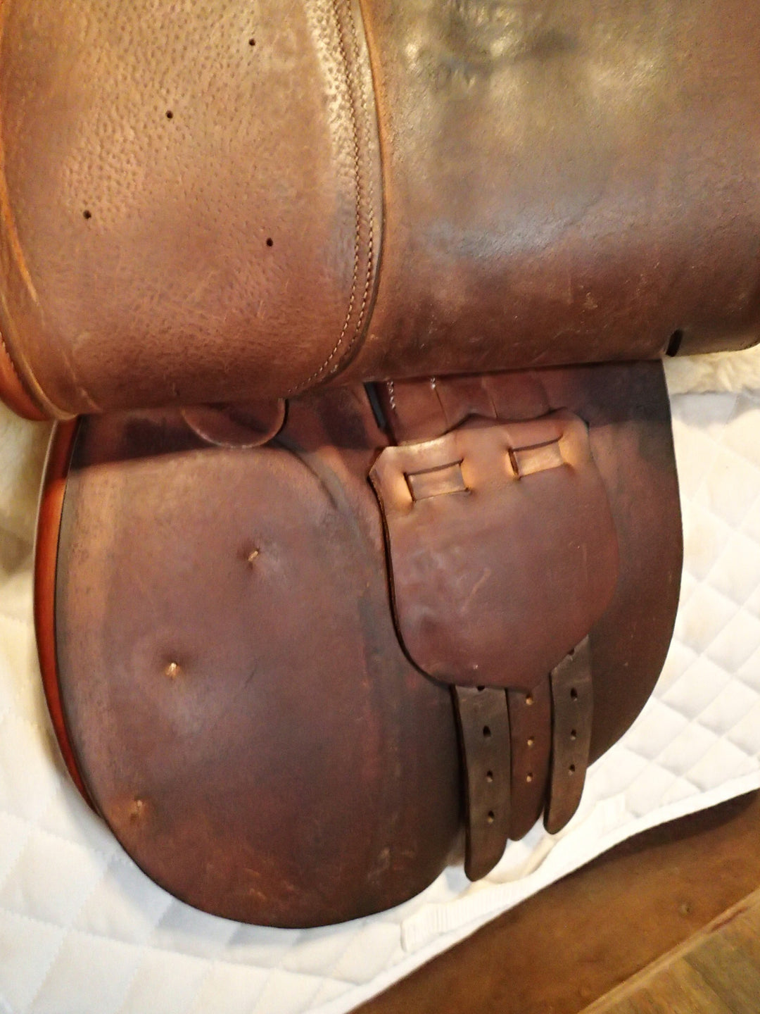 16" Butet Saddle - 2010 - P Seat - 1 Flaps - 5" dot to dot (020)