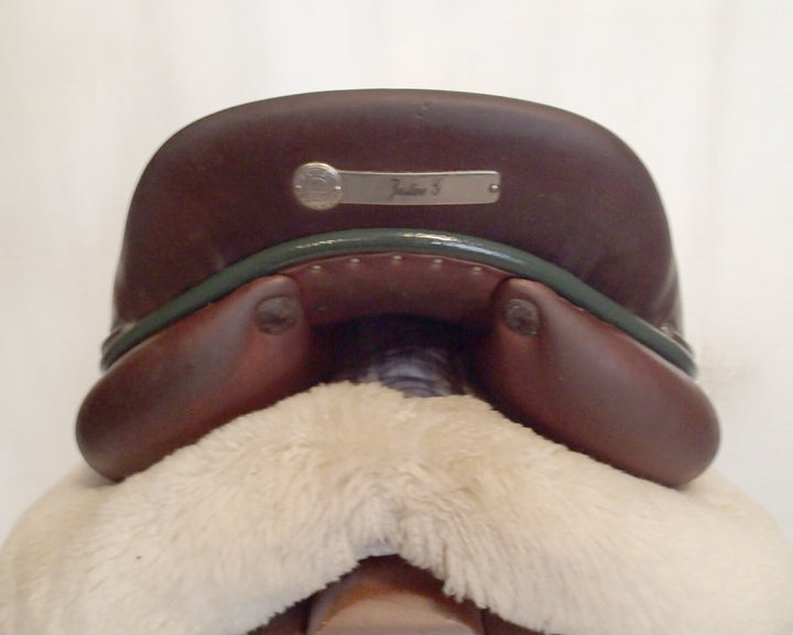 17.5" Butet Premium Saddle - Full Calfskin - 2022 - M Seat - 2.75 Flaps - 4.25" dot to dot (021)