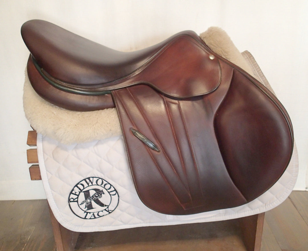 17.5" Butet Premium Saddle - Full Calfskin - 2022 - M Seat - 2.75 Flaps - 4.25" dot to dot (021)