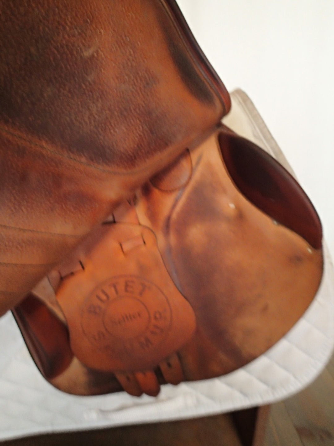 17.5" Butet Premium Saddle - Full Calfskin - 2022 - M Seat - 2.75 Flaps - 4.25" dot to dot (021)