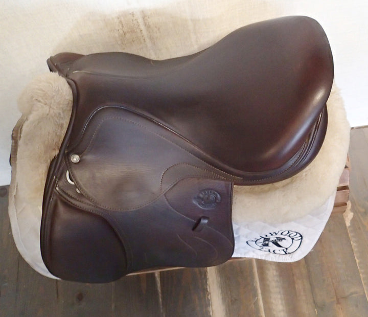 17" Antares Skylla Saddle - Full Calfskin - 2022 - 2N Flaps - 4.5" dot to dot (022)