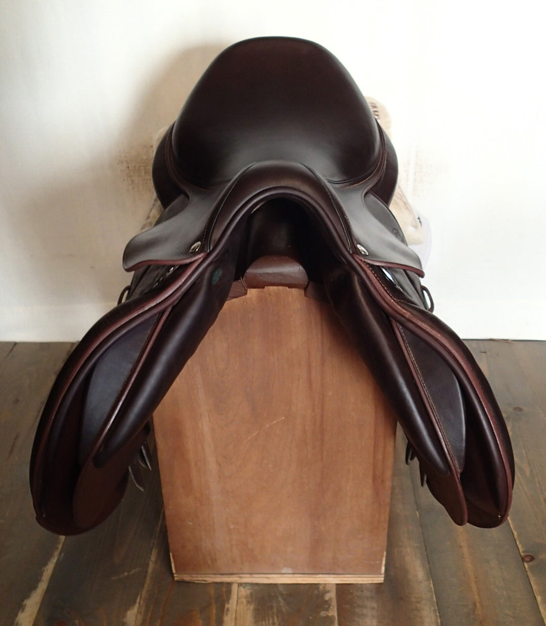 17.5" Devoucoux Biarritz O Saddle - Full Buffalo - 2020 - 2A Flaps - 4.75" dot to dot (023)