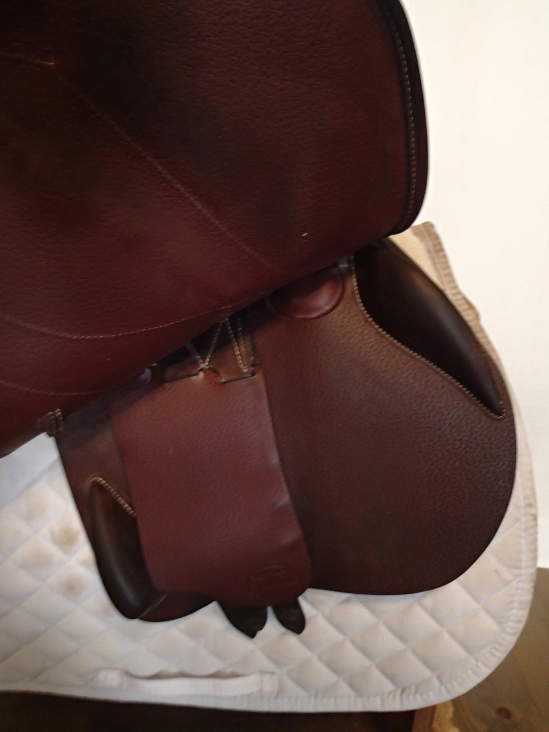 17.5" Devoucoux Biarritz O Saddle - Full Buffalo - 2020 - 2A Flaps - 4.75" dot to dot (023)