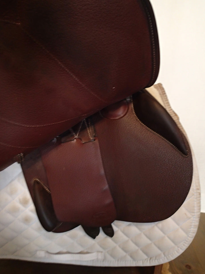 17.5" Devoucoux Biarritz O Saddle - Full Buffalo - 2020 - 2A Flaps - 4.75" dot to dot (023)
