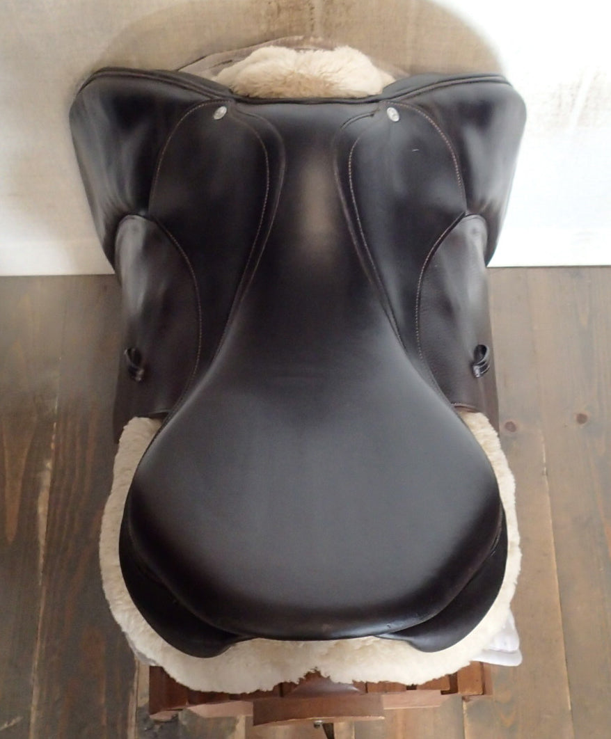 18.5" Voltaire Palm Beach Saddle - 2015 - 4AAR Flaps - 4.75" dot to dot - Pro Panels (026)