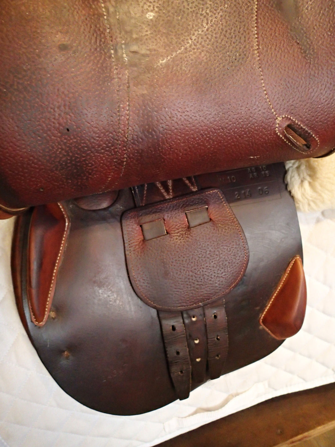 17.5" Antares Saddle - Full Buffalo - 2006 - 3D Flaps - 4.75" dot to dot (027)