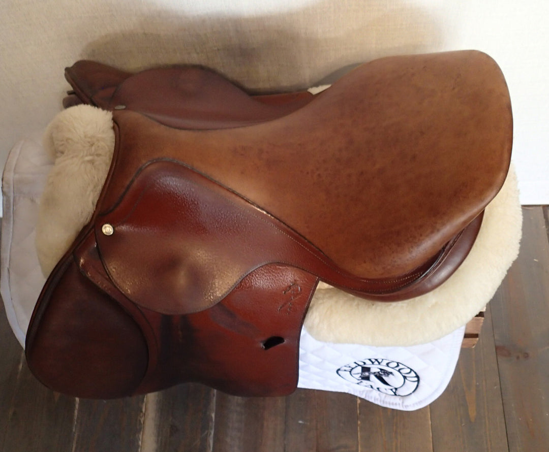 17.5" Antares Saddle - Full Buffalo - 2006 - 3D Flaps - 4.75" dot to dot (027)