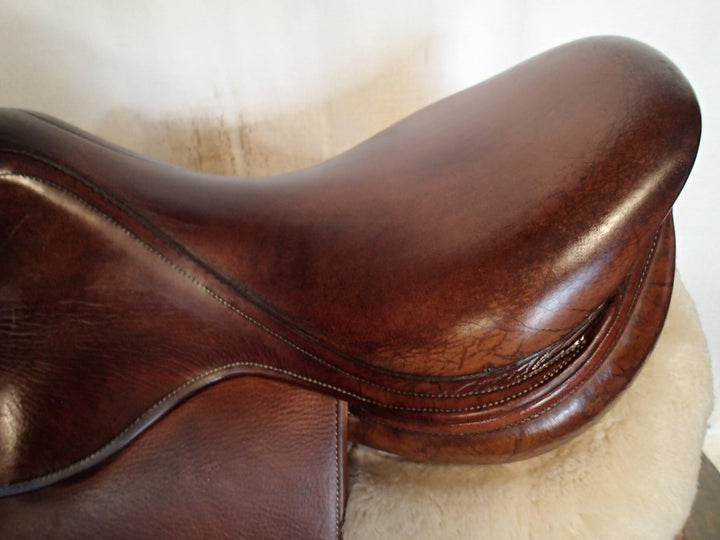 17.5" Antares Saddle - Full Buffalo - 2006 - 3D Flaps - 4.75" dot to dot (027)