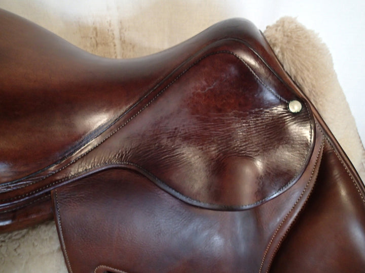 17.5" Antares Saddle - Full Buffalo - 2006 - 3D Flaps - 4.75" dot to dot (027)