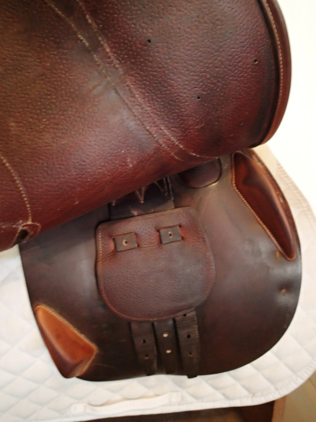17.5" Antares Saddle - Full Buffalo - 2006 - 3D Flaps - 4.75" dot to dot (027)