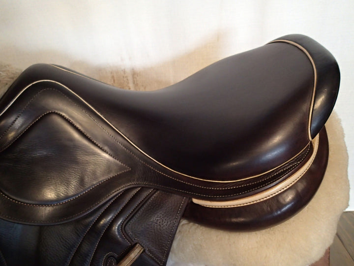 17.5" CWD Mademoiselle 2Gs Saddle - Full Buffalo - 2018 - 4C Flaps - SE32 (029)