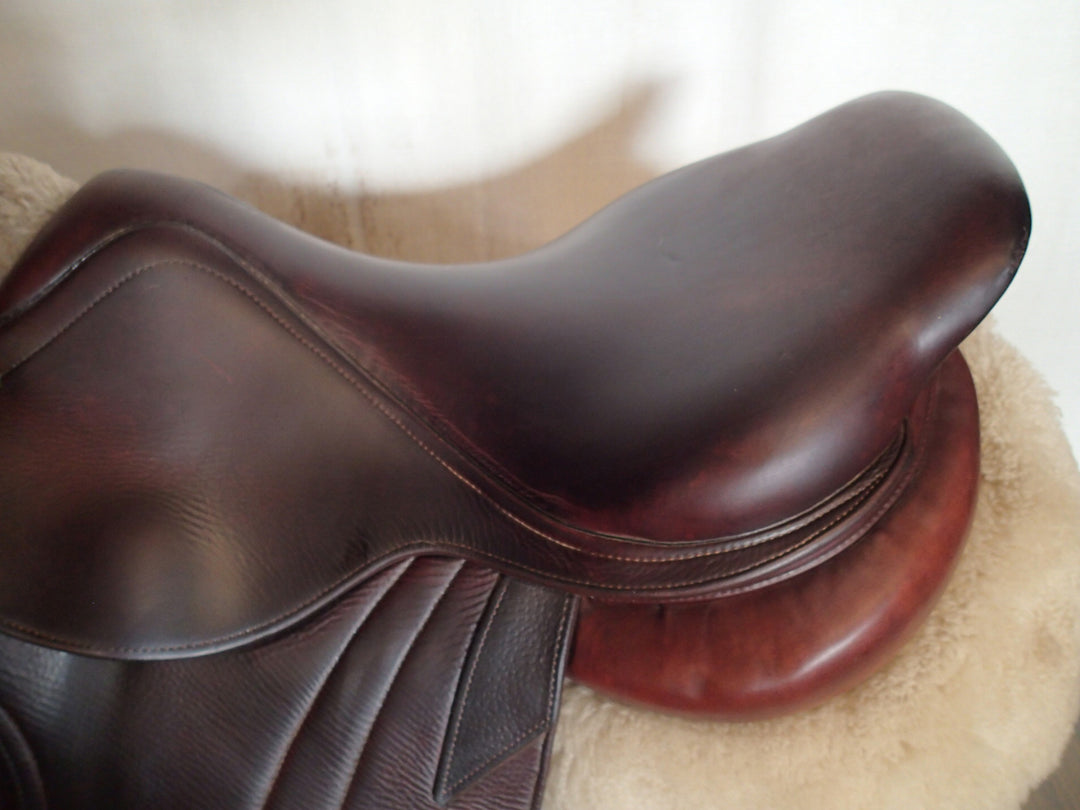 16.5" CWD Saddle - Full Buffalo - 2012 - 3L Flaps - SE02 - 4.25" dot to dot (030)