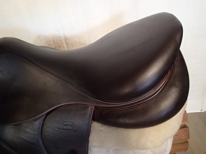 18.5" Devoucoux Biarritz O Saddle - Full Buffalo - 2021 - 2AR Flaps - 4.5" dot to dot (031)