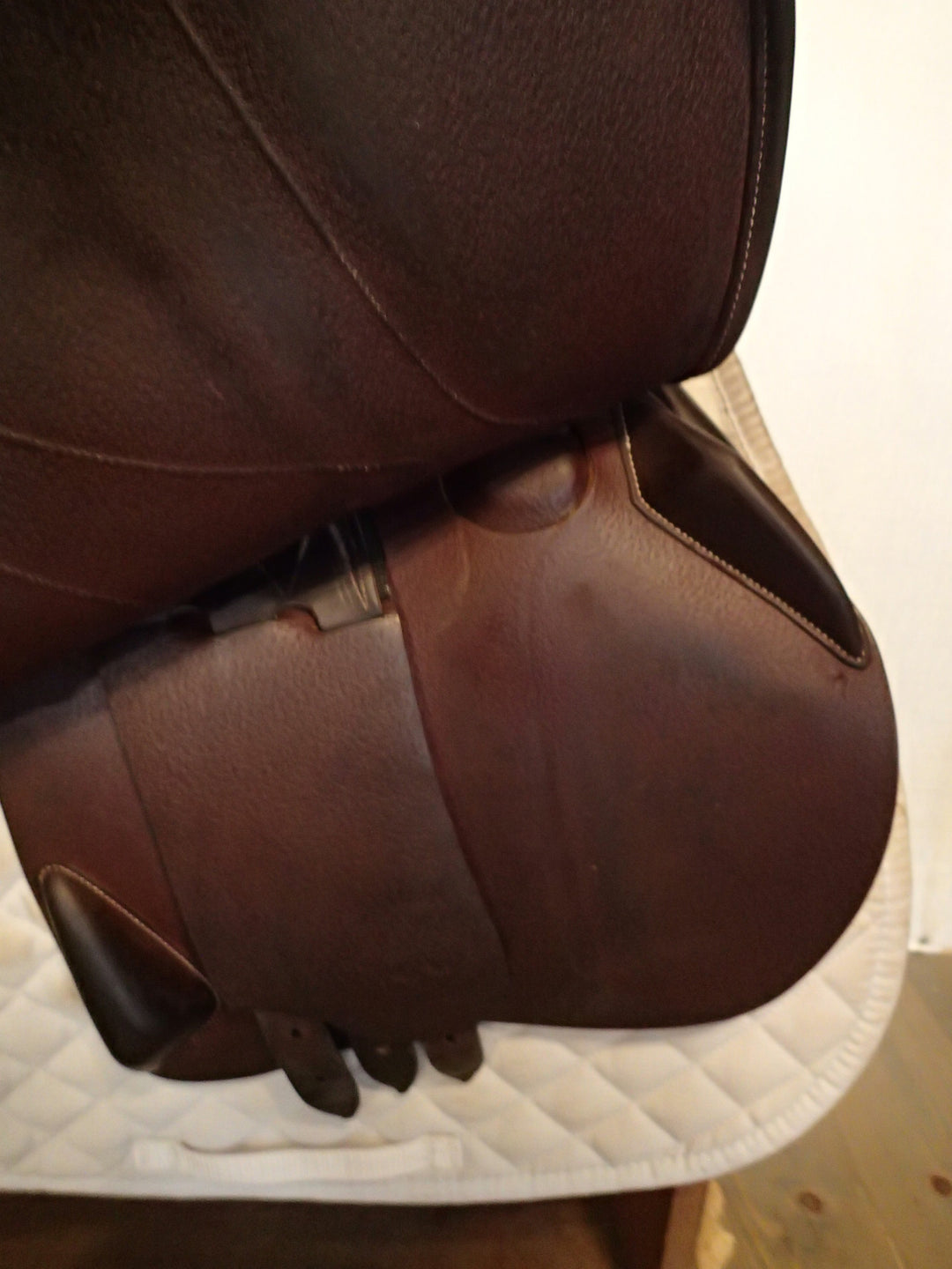 18.5" Devoucoux Biarritz O Saddle - Full Buffalo - 2021 - 2AR Flaps - 4.5" dot to dot (031)